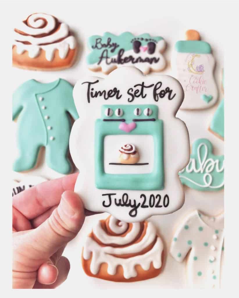 21 Unique and Creative ways to Announce your Pregnancy! Out of the box Pregnancy announcement ideas. 